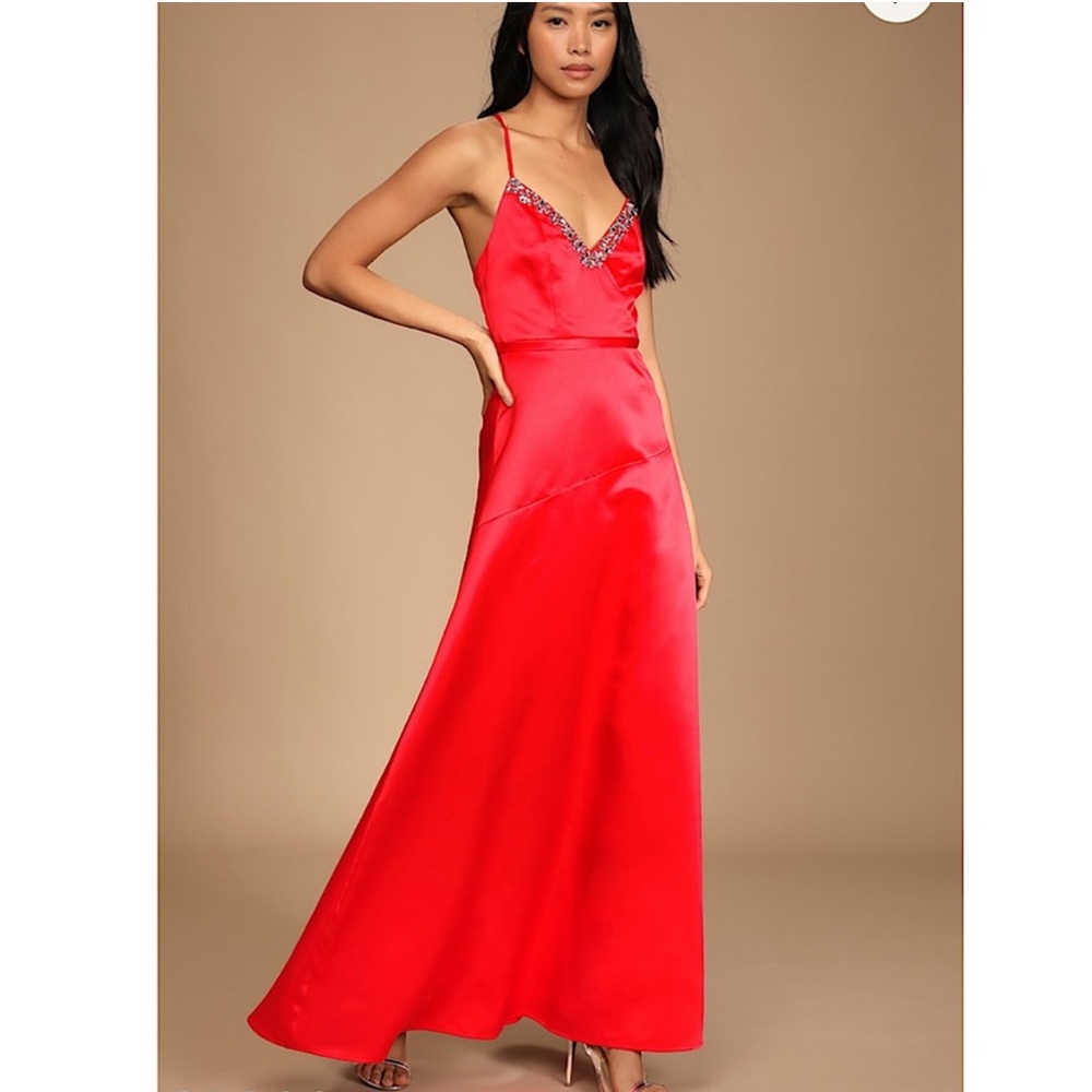 NWT Lulu’s In My Fantasy Red Satin Maxi Dress Large